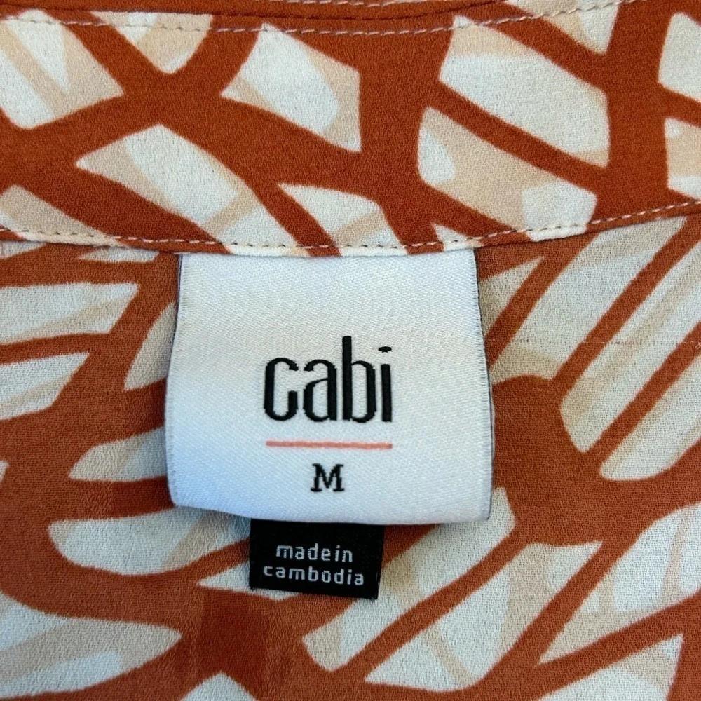 CAbi Twirl Sleeveless Blouse with Notched Collar. Pit to pit-19” - Picture 3 of 6